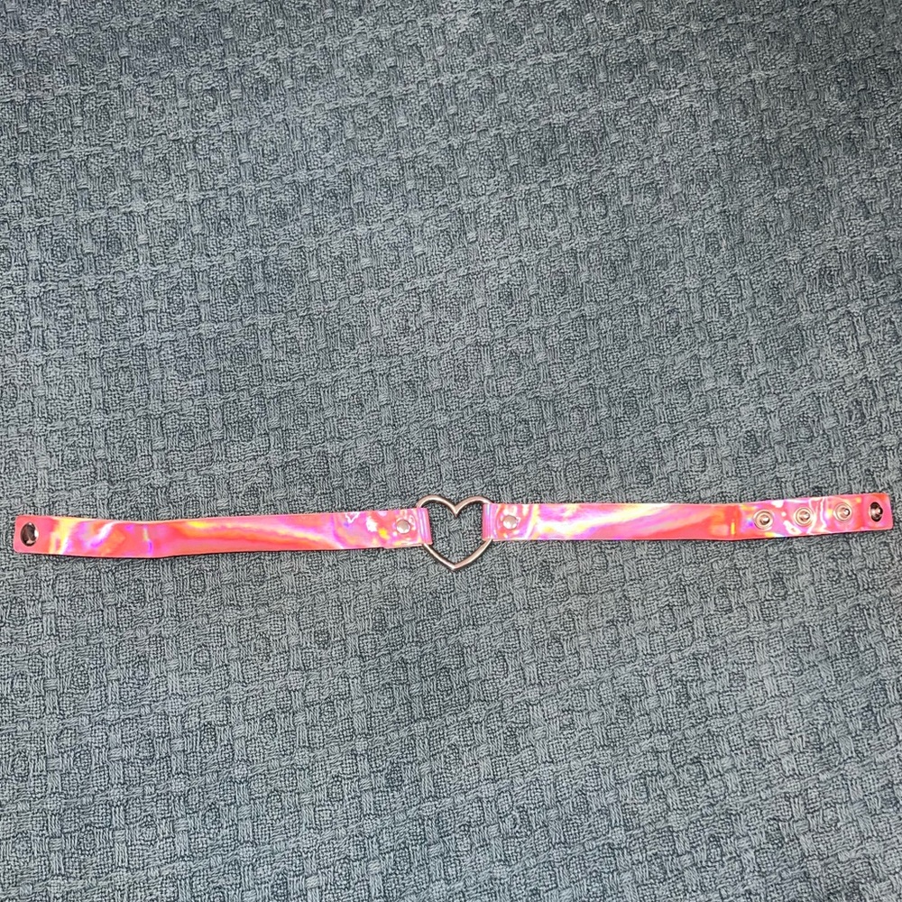 Pink heart choker - Picture 3 of 3